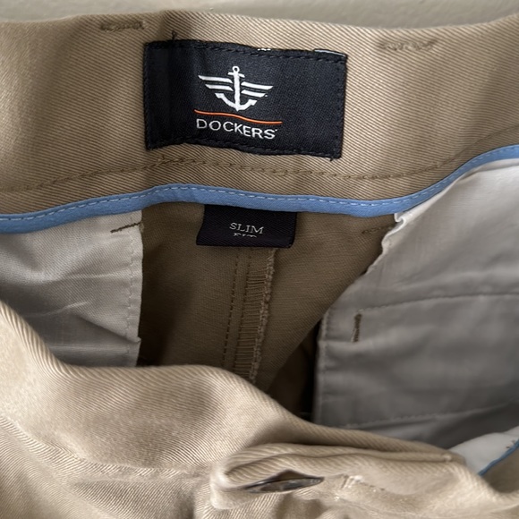 Dockers Slim fit Khakis - Picture 4 of 5